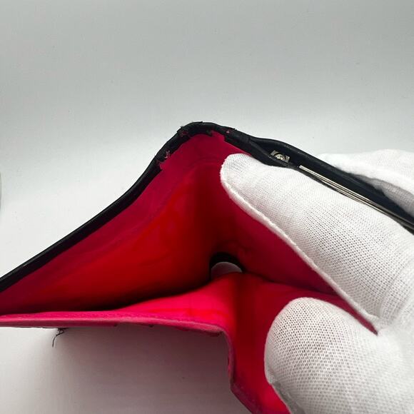 GUC Chanel Cambon Bifold Wallet - Picture 8 of 9